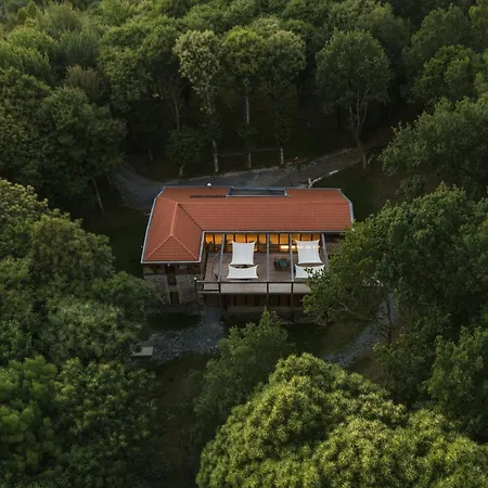Abeiro Da Loba * Madelos